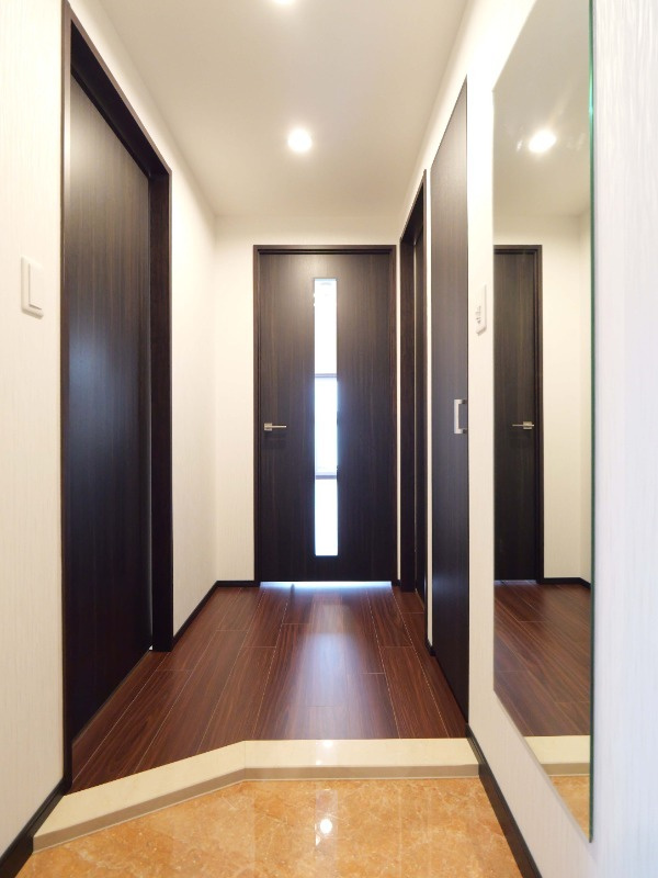 プレジオ塚本ASIANの玄関