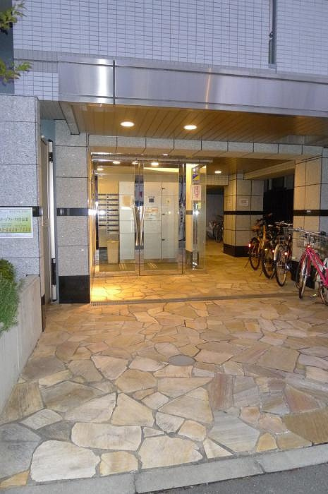 ステージファースト白山Ⅱのエントランス|建物の内部です