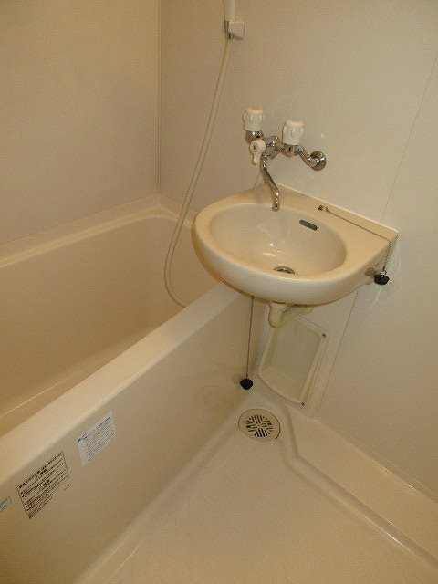 ステージファースト白山の浴室