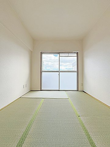 第１コーポ小菅の和室|和室ならではの温かな和の空間で寛ぎの時間を過ごせます