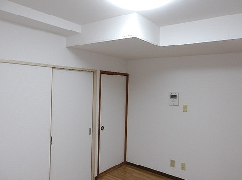 ライオンズマンション伊勢佐木町第２の居間・リビング|こちらの居間で趣味の時間をお楽しみください