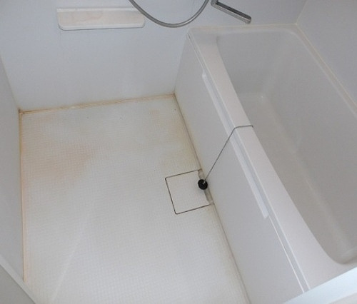 ライオンズマンション伊勢佐木町第２の浴室|コンパクトで使いやすいお風呂です