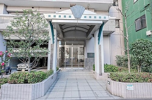 ライオンズマンション渋谷道玄坂のエントランス|ゆとりのあるエントランスです