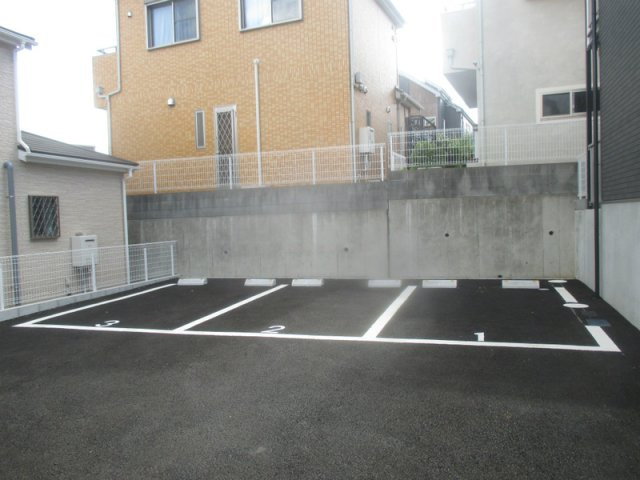 リブリ・上山町の駐車場|駐車場に車を止められます
