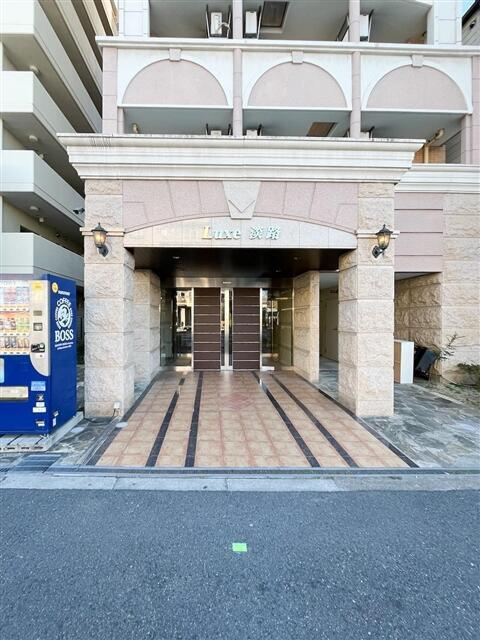 JMFレジデンス大阪淡路のエントランス
