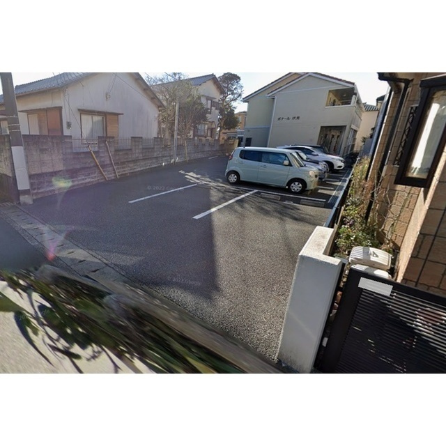 ボナール伏見の駐車場