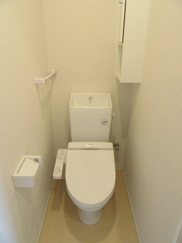 フォルツァ弐番館のトイレ|ゆったりとした空間のトイレです
