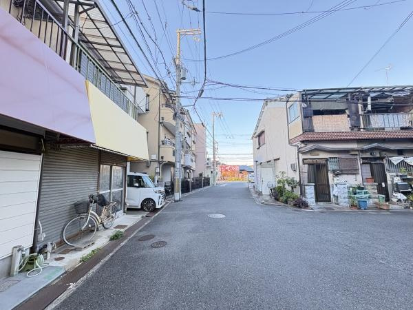 【前面道路含む現地写真】