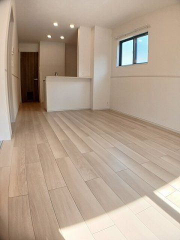 アルカンシエル輝　Ｂ棟の居間・リビング|こちらの居間で趣味の時間をお楽しみください