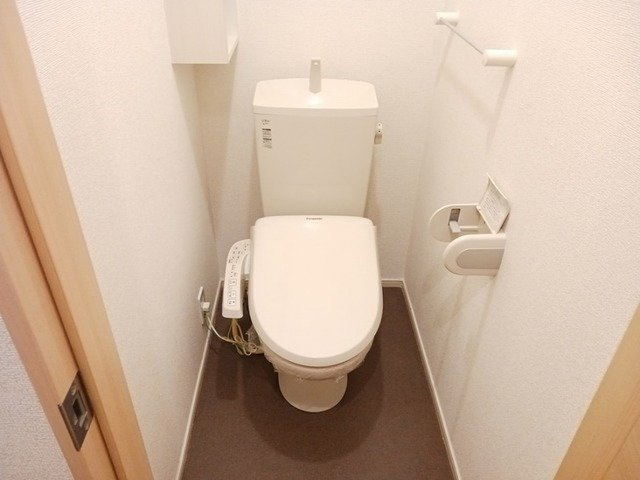 【トイレ】 | コンフォルトカーサＢ | ゆったりとした空間のトイレです