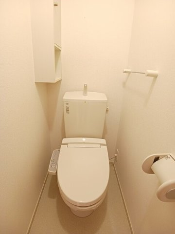 ベルメゾン日の出町のトイレ|清潔感のあるトイレです