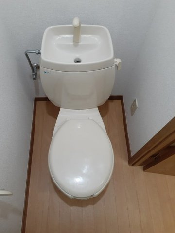 ビューテラスユウⅠのトイレ|落ち着いた色調のトイレです