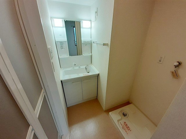 メゾン　アンソレイエの洗面所|忙しい朝には欠かせない洗面所です