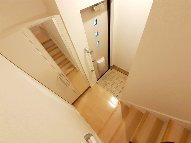 メゾン　アンソレイエの玄関|落ち着いた玄関です