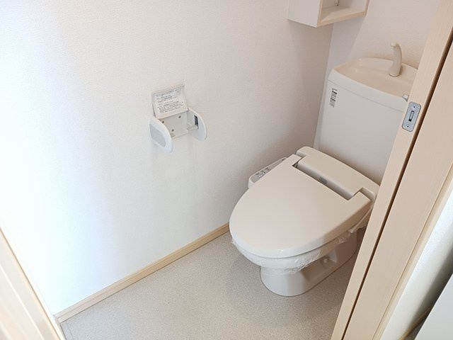 セレーノ・アロッジオのトイレ|落ち着いた色調のトイレです
