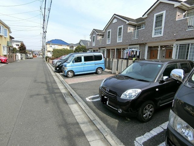 【駐車場】 | フォレスト | カースペースがあります