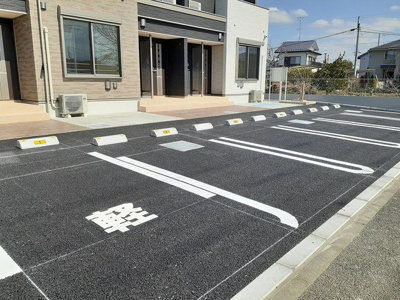 【駐車場】 | ユーミーエイト | 駐車場に車を止められます