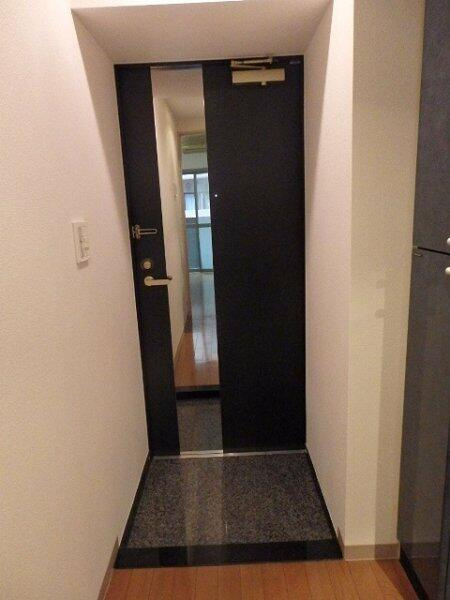 新品家具付きマンション銀座１６（ＫａＧｏｏｄ東京）の玄関