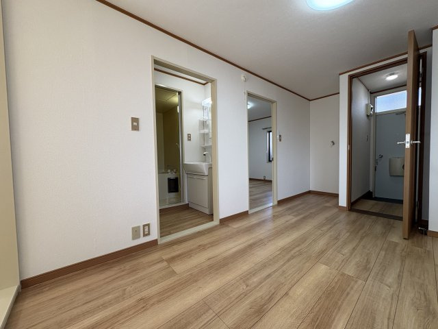 シャンポール新川の居間・リビング|LDK18帖