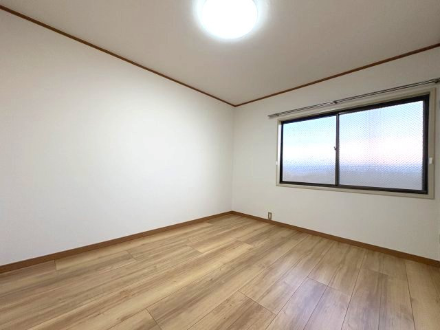 シャンポール新川の洋室|洋室6帖