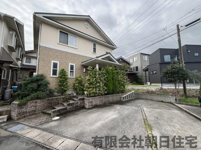 【駐車場】 | 西川津町中古戸建 | 駐車場があるので、車を買う予定の方も安心です