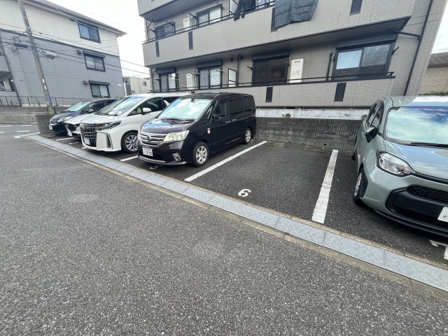 リビングタウン堀之内　Ａの駐車場