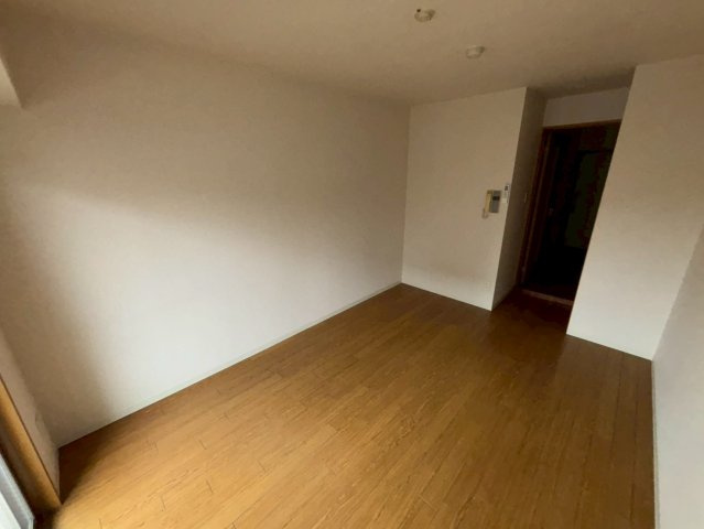 アロハ三宮の居間・リビング|同物件別部屋写真