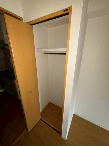 アロハ三宮の収納|同物件別部屋写真