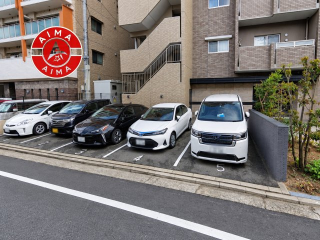 アルファライフ吉塚駅東IIの駐車場|敷地内の駐車場です。
