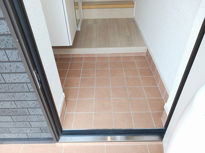 【玄関】 | ルイーネシエル | 明るい玄関です