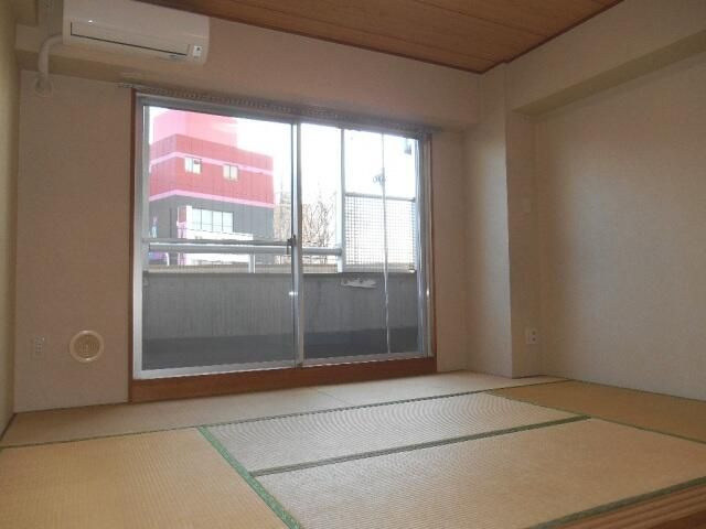 南柏堀ハイツの和室|日本らしい落ち着いた雰囲気の和室です