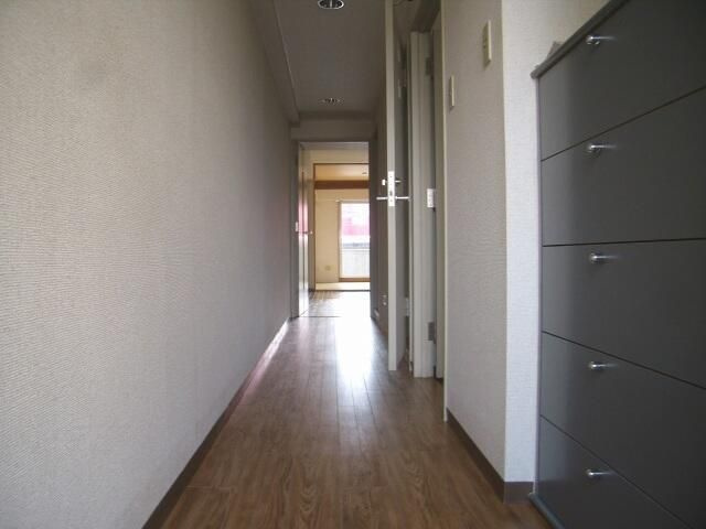 南柏堀ハイツの内装|明るい色調の室内です