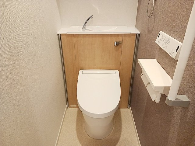 【トイレ】 | ビオレタＡ | 落ち着いた色調のトイレです