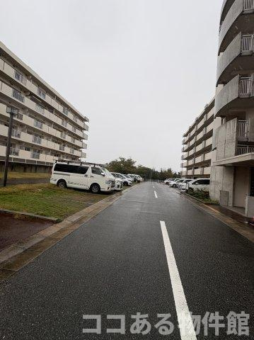 南多聞台第6住宅　1号棟の駐車場