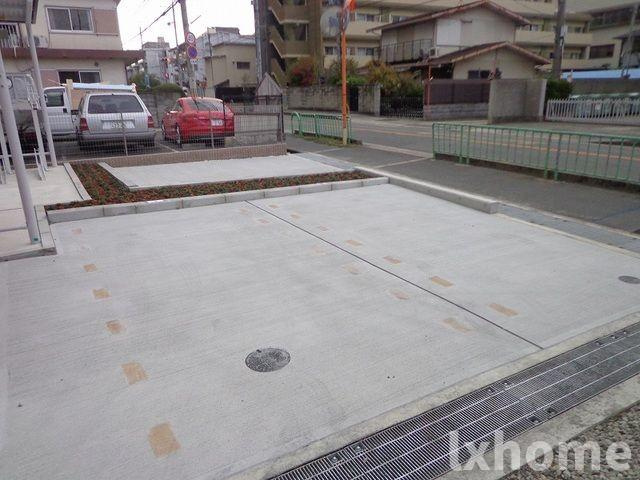 シェーネの駐車場