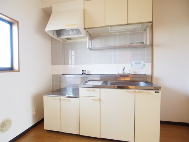 【キッチン】 | グリーンハイツシバタⅤ | キッチンでお料理をお楽しみください