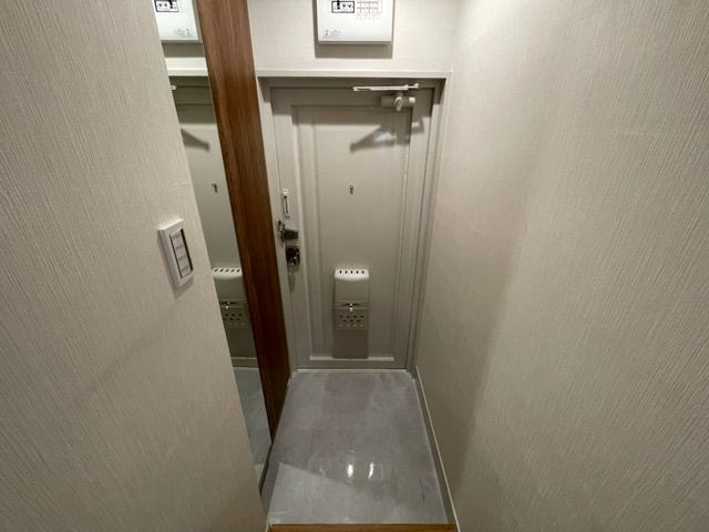 【玄関】 | サン岩本ビル