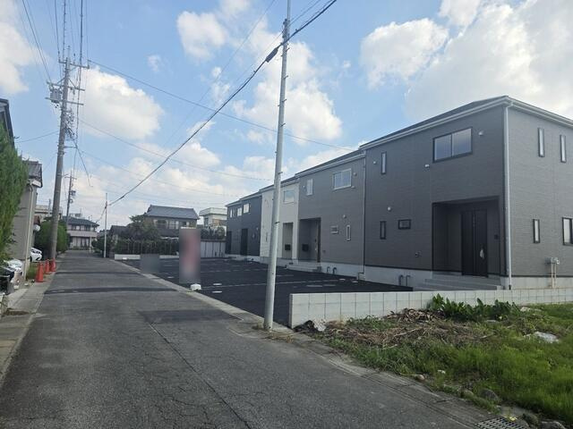 新築戸建て・仲介手数料無料）小牧市多気北町　第１・5号棟の前面道路含む現地写真