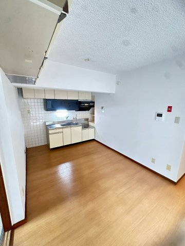 阪急六甲ハイツの居間・リビング