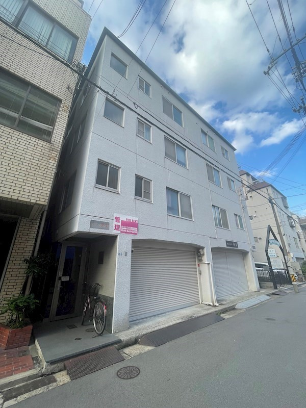 マンション幸宝の外観