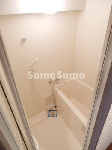 ロイヤル天神南の浴室