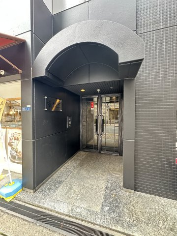 EIGHT TEMMABASHIのエントランス