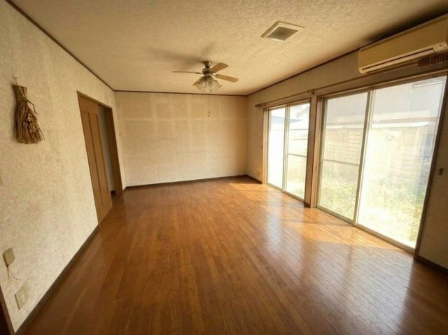 桜台1丁目中古住宅の居間・リビング