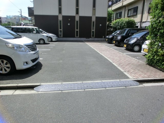 ラ・ミア・VITAの駐車場