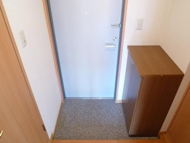 コンフォートさがのの玄関