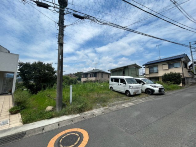 あきる野市舘谷￤高台の広々163坪超！建築条件なしの売土地♪の前面道路含む現地写真