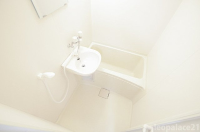 【浴室】 | レオパレスレインボーⅡ | 備品や設備仕様は号室等により異なります現地をご確認下さい。