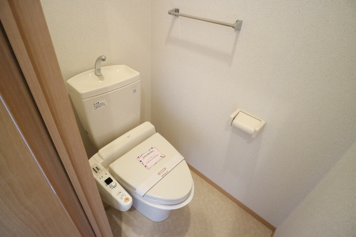 プリーズ淡路　B棟のトイレ