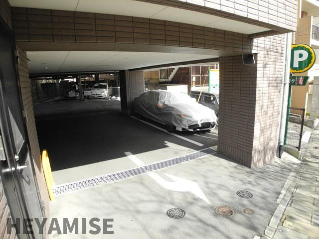 サクセスカバーヒルズの駐車場