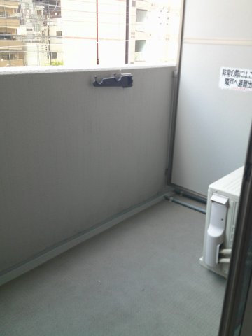大阪市中央区島町２丁目の賃貸マンションのバルコニー